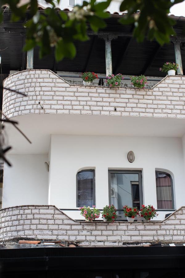 Vila Sanremo Тирана Экстерьер фото
